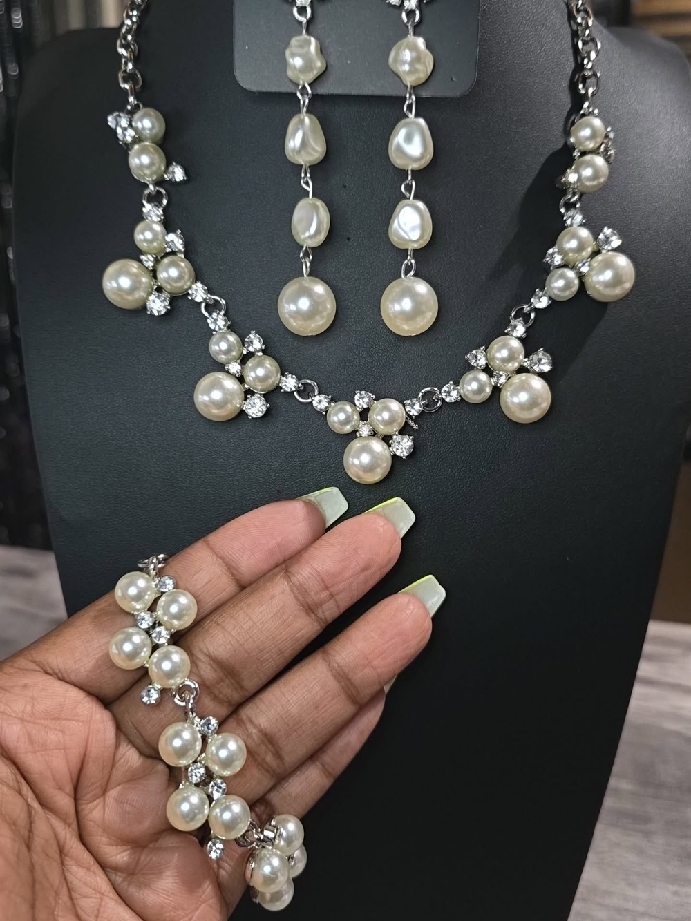 paparazzi Pearl and Crystal Necklace Set - Cream Pearls